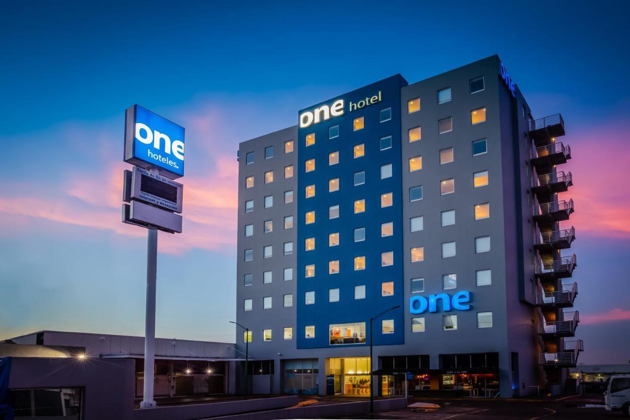 One Puebla Finsa Hotel Exterior photo