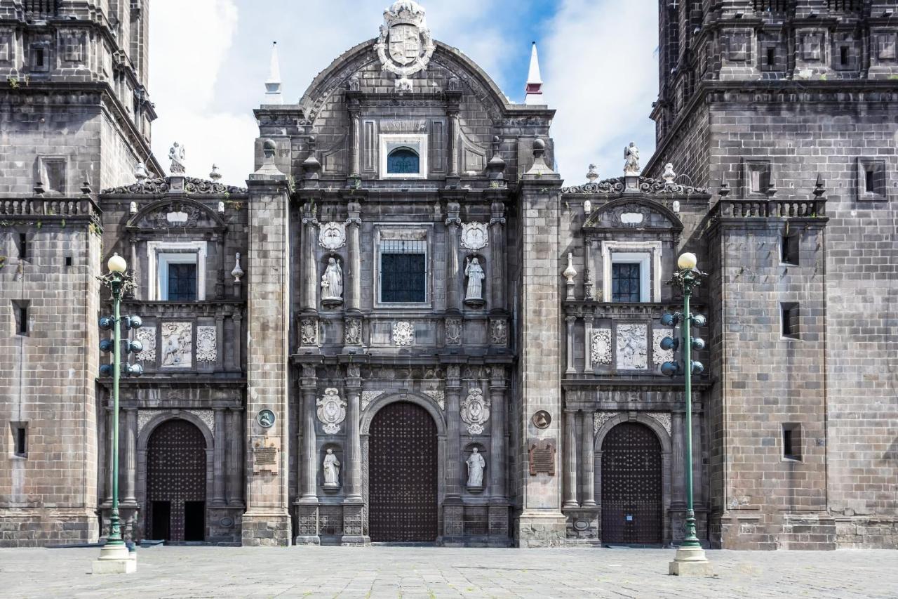 One Puebla Finsa Hotel Exterior photo