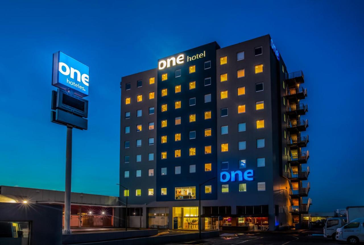 One Puebla Finsa Hotel Exterior photo
