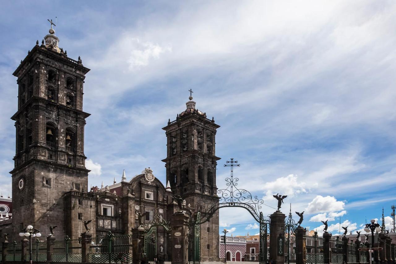 One Puebla Finsa Hotel Exterior photo